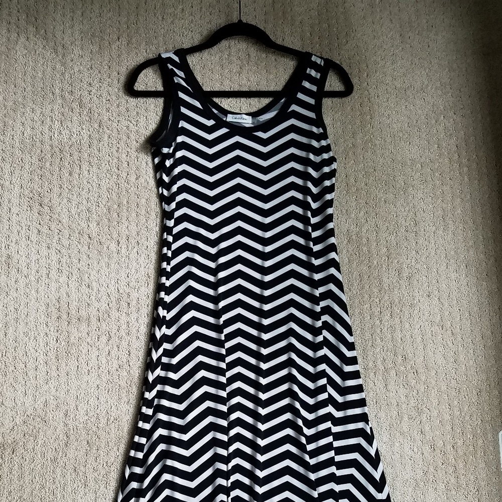 Calvin Klein Chevron Maxi Dress, Size 6